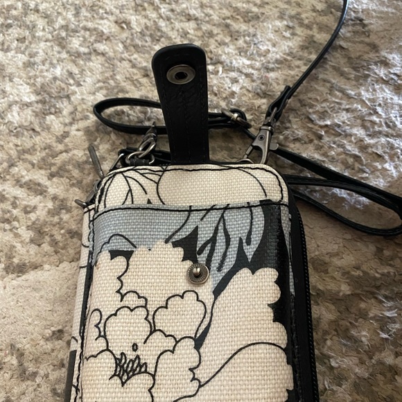 Sakroots phone and card holder with straps - Picture 5 of 7